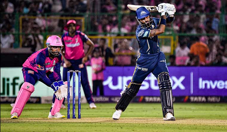 'आईपीएल :  जयपुर के सवाई मानसिंह स्टेडियम में आज राजस्थान रॉयल्स का मुकाबला दिल्ली कैपिटल्स से होगा। मैच शाम 7:30 शुरू होगा। '