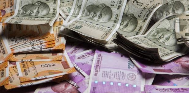 'केंद्र ने कश्मीर घाटी में काम करने वाले अपने कर्मचारियों के लिए रियायतें, प्रोत्साहन 3 साल तक बढ़ाया | '